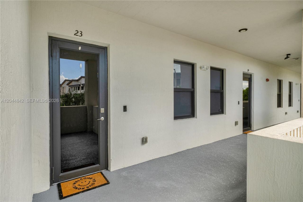 7819 NW 104th Ave , Unit 23, Doral, FL 33178 Photo