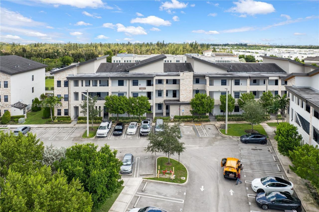 7819 NW 104th Ave , Unit 23, Doral, FL 33178 Photo