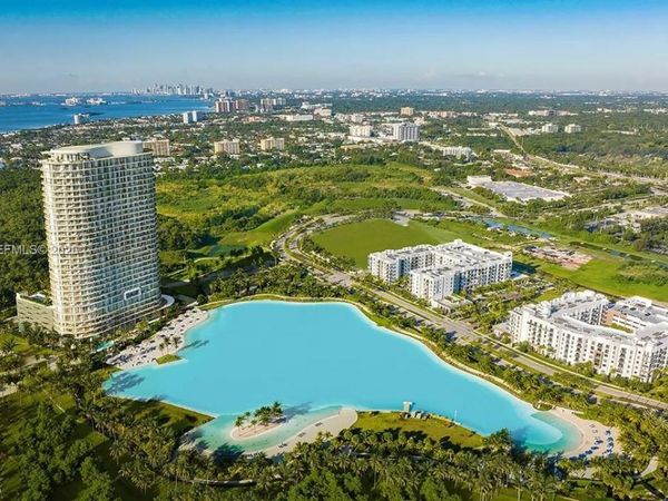 2411 Laguna Circle , Unit 2107, Miami, FL 33181