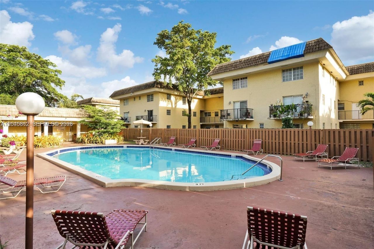 8500 SW 109 Ave , Unit 6-102, Miami, FL 33173 Photo