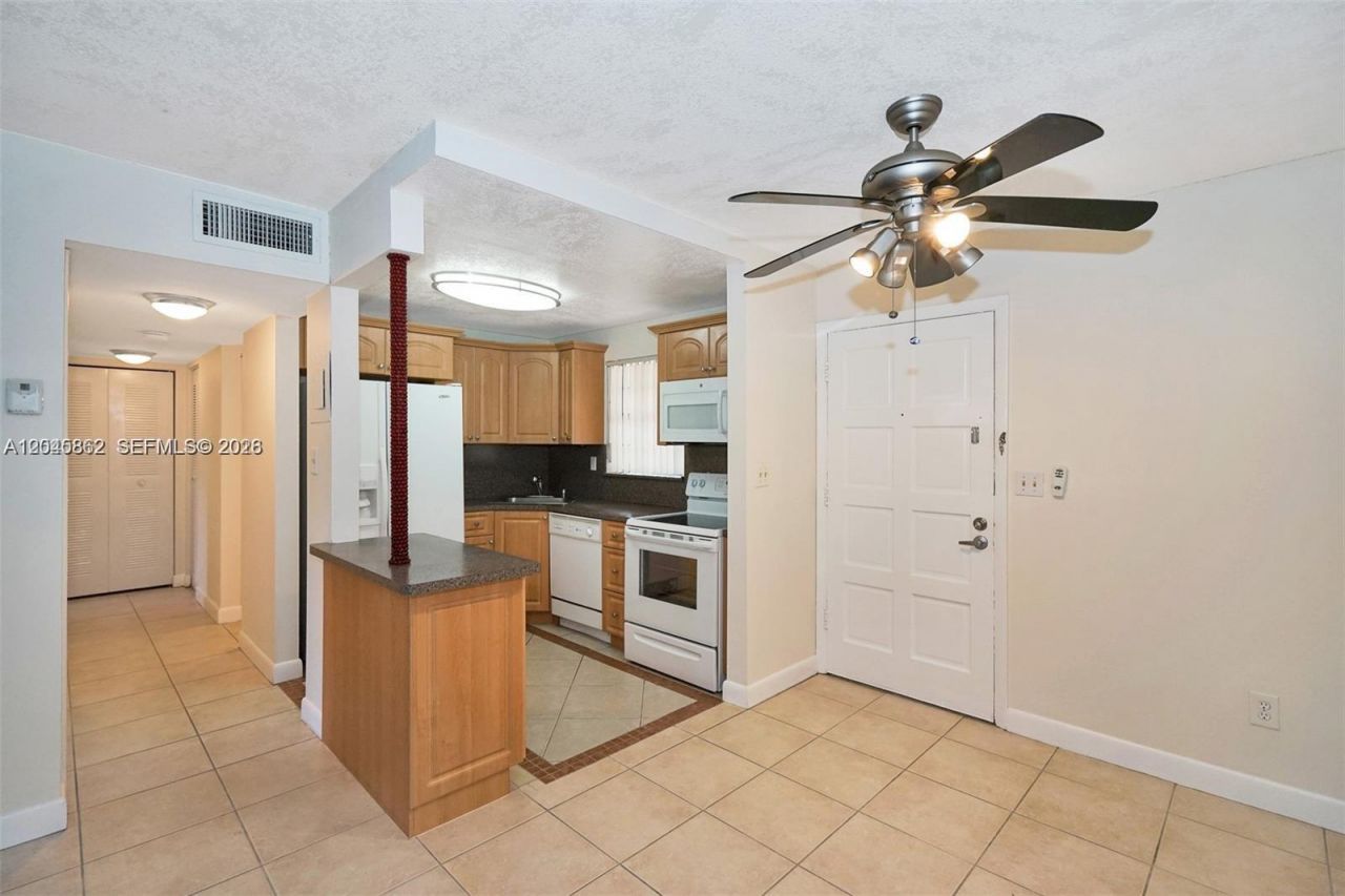 8500 SW 109 Ave , Unit 6-102, Miami, FL 33173 Photo