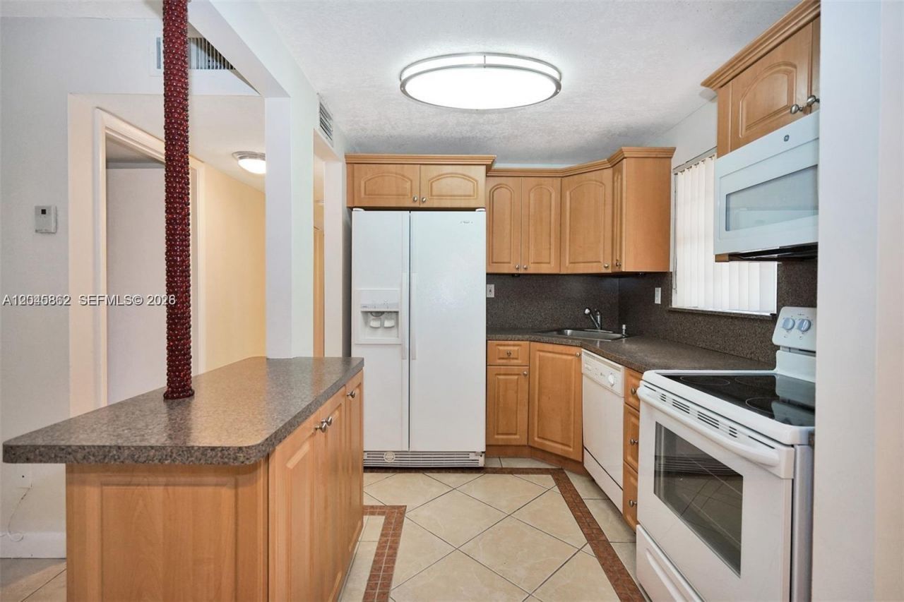 8500 SW 109 Ave , Unit 6-102, Miami, FL 33173 Photo