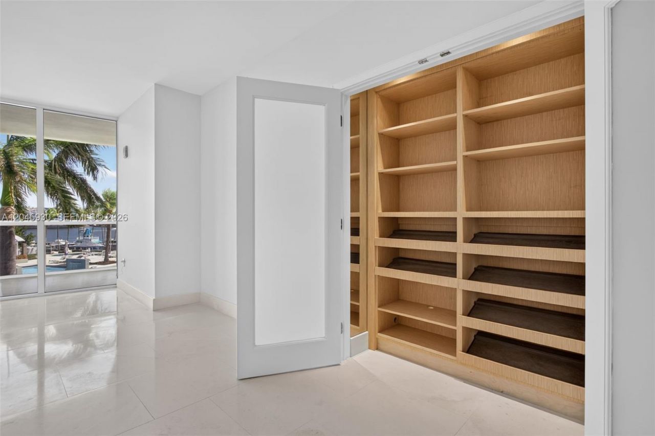400 Alton Rd , Unit 706, Miami Beach, FL 33139 Photo