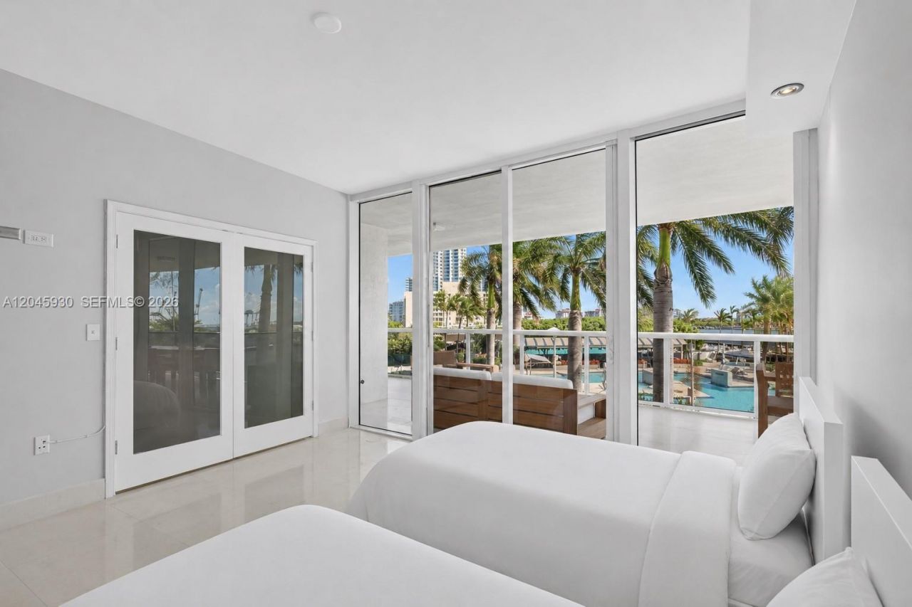 400 Alton Rd , Unit 706, Miami Beach, FL 33139 Photo