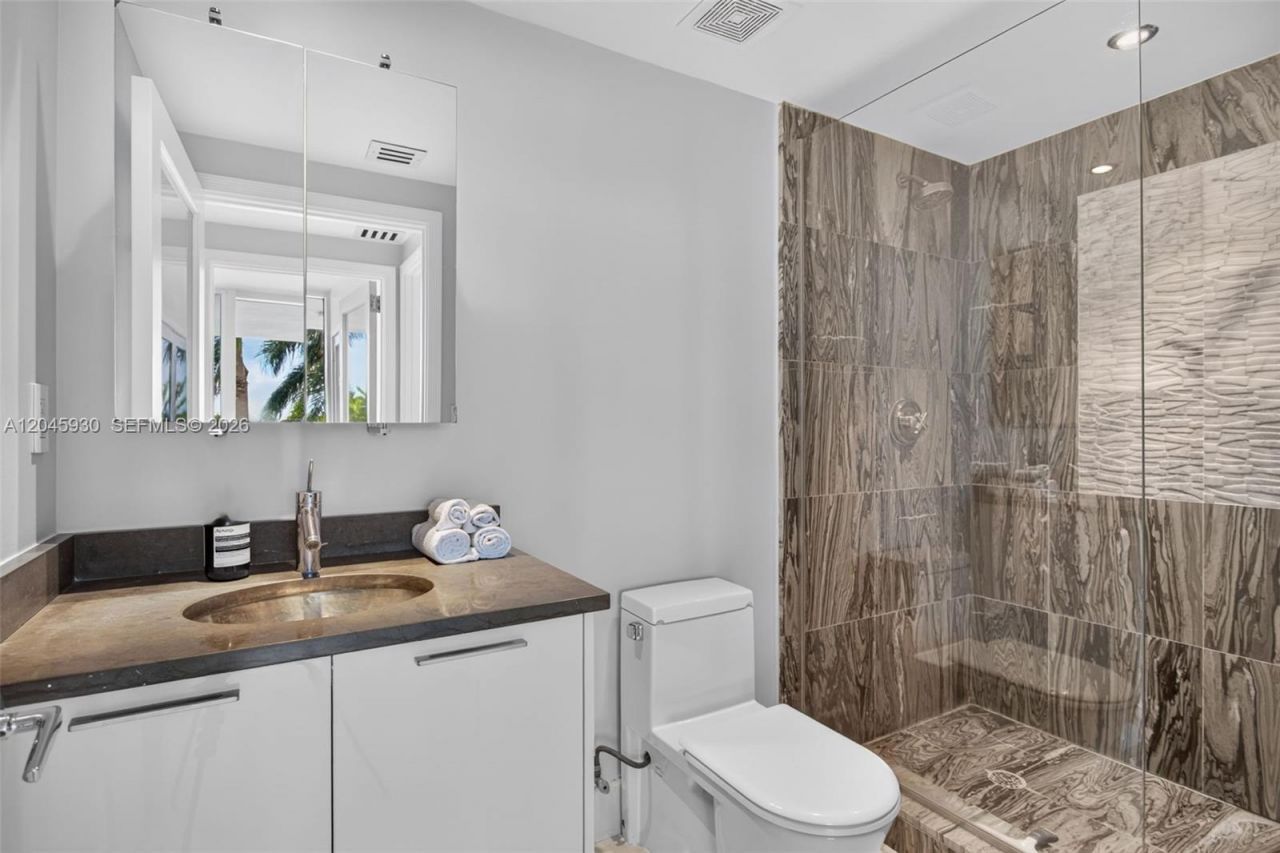 400 Alton Rd , Unit 706, Miami Beach, FL 33139 Photo