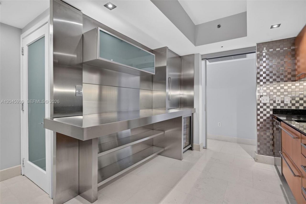 400 Alton Rd , Unit 706, Miami Beach, FL 33139 Photo