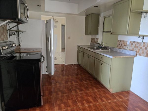 4205 NW 52nd Ave , Lauderdale Lakes, FL 33319