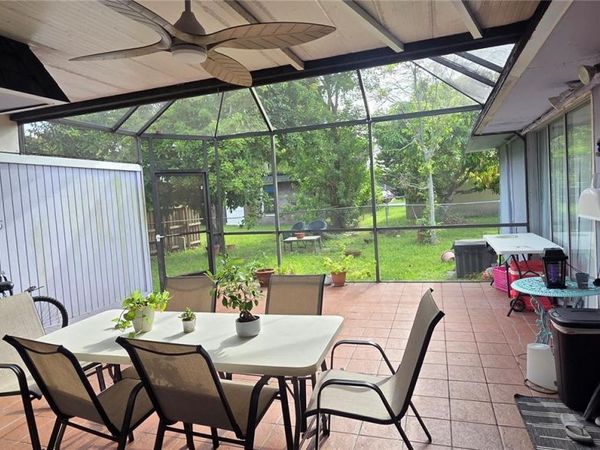 4205 NW 52nd Ave , Lauderdale Lakes, FL 33319