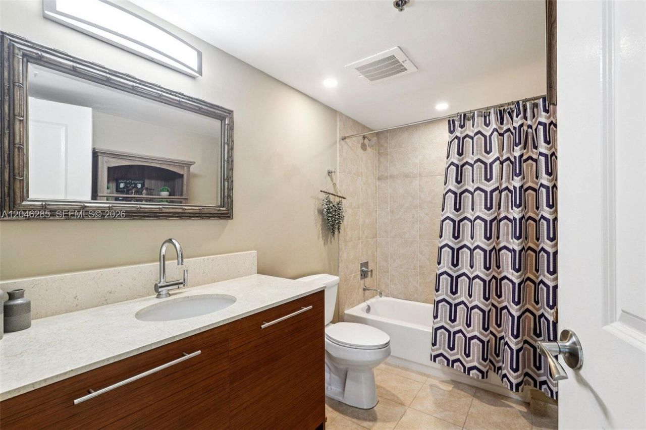 2641 N Flamingo Rd, Unit 2308, Plantation, FL 33323 Photo