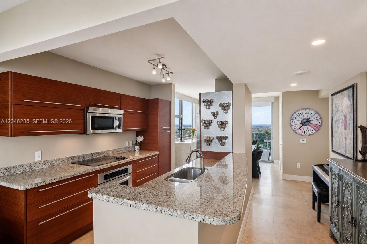 2641 N Flamingo Rd, Unit 2308, Plantation, FL 33323 Photo