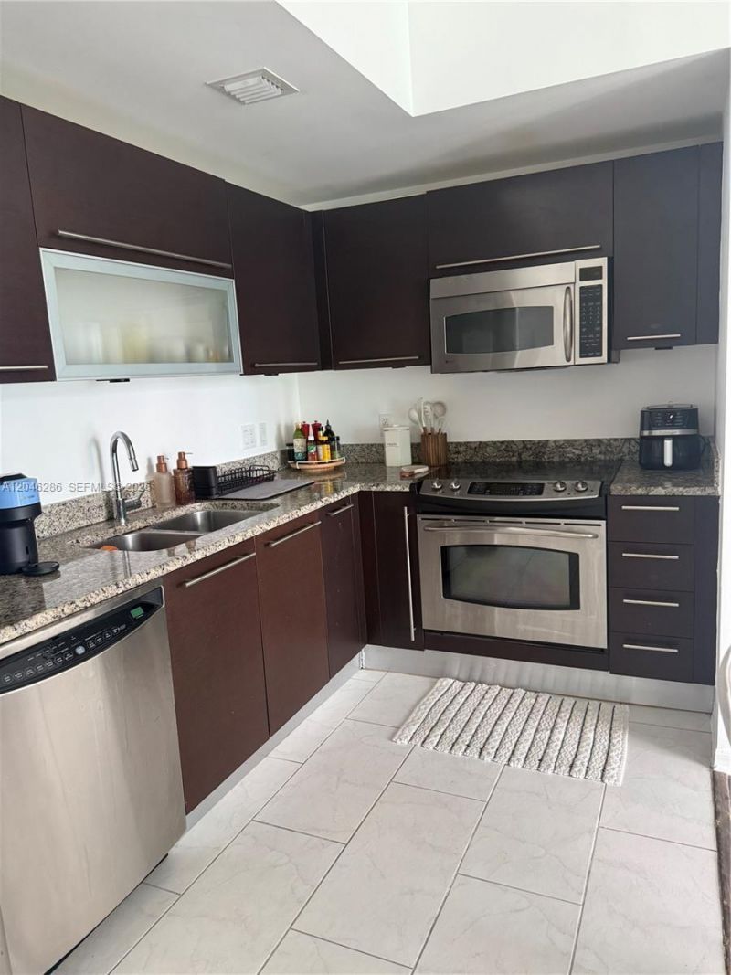 950 Brickell Bay Dr , Unit 2907, Miami, FL 33131 Photo