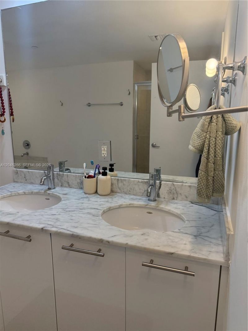 950 Brickell Bay Dr , Unit 2907, Miami, FL 33131 Photo
