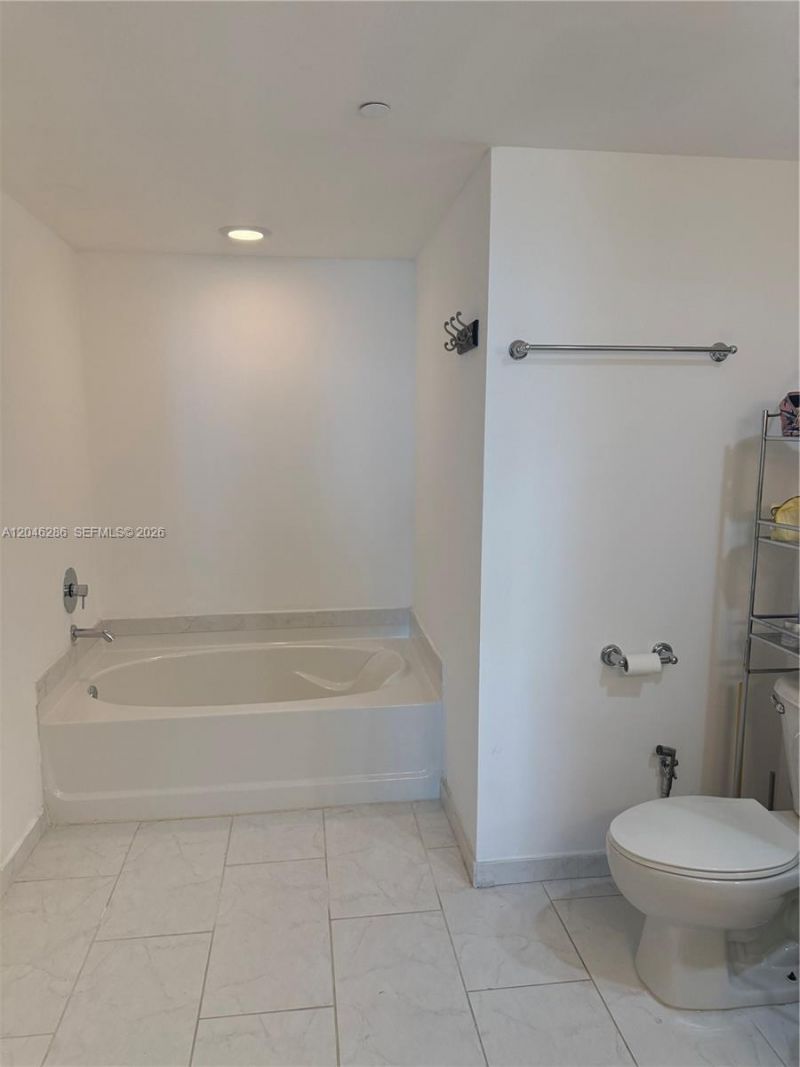 950 Brickell Bay Dr , Unit 2907, Miami, FL 33131 Photo