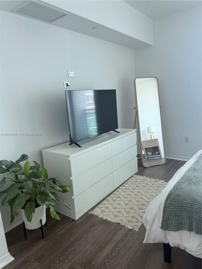 950 Brickell Bay Dr , Unit 2907, Miami, FL 33131 Photo