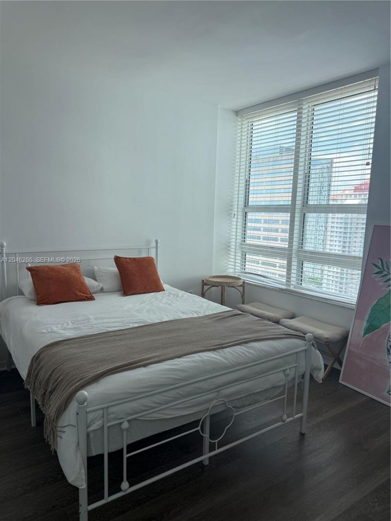 950 Brickell Bay Dr , Unit 2907, Miami, FL 33131 Photo