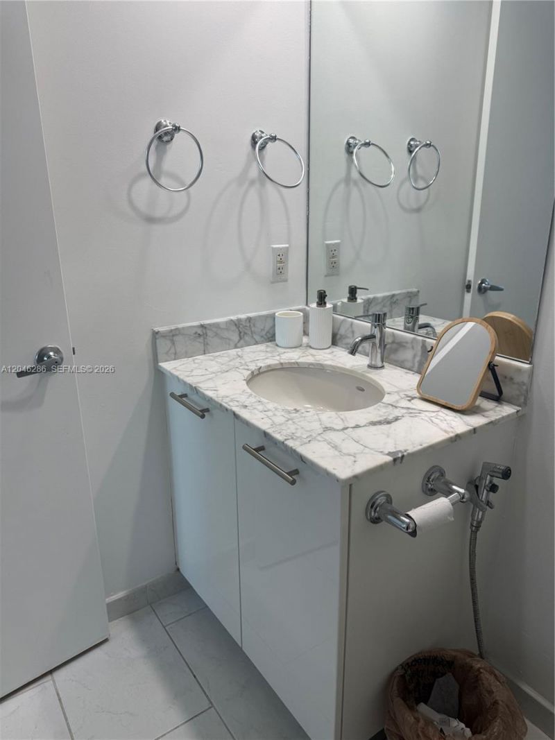 950 Brickell Bay Dr , Unit 2907, Miami, FL 33131 Photo