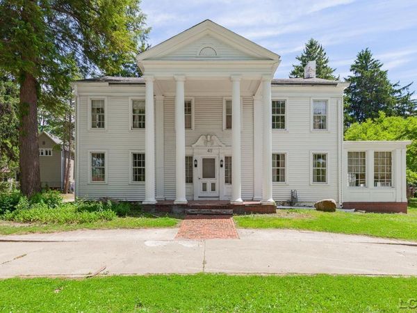 411 S Main , Adrian, MI 49221