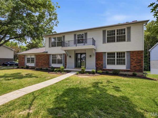 14336 Bramblewood Court , Chesterfield, MO 63017