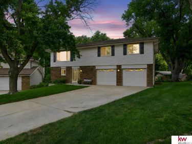 15010 Douglas Circle, Omaha, NE 68154