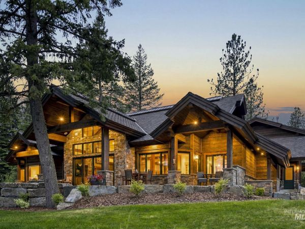 976 Discovery Drive, Donnelly, ID 83615