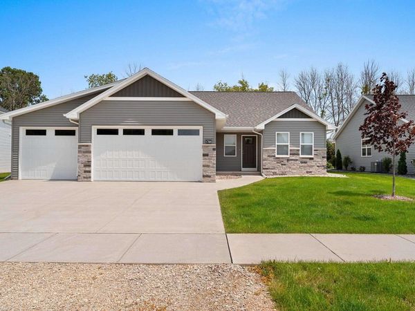 1708 PATRIOT WAY, Neenah, WI 54956