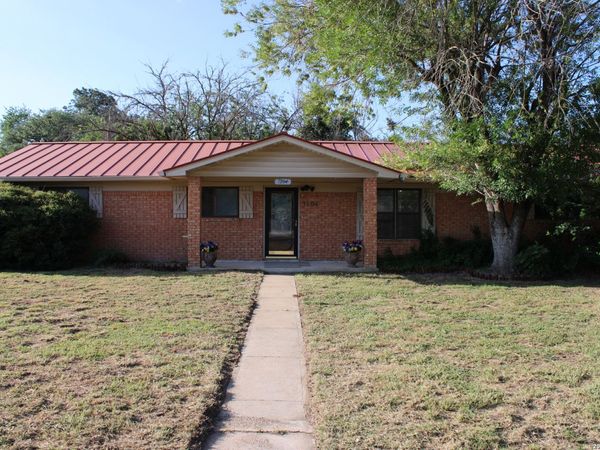 1204 W GOODWIN ST, Pleasanton, TX 78064