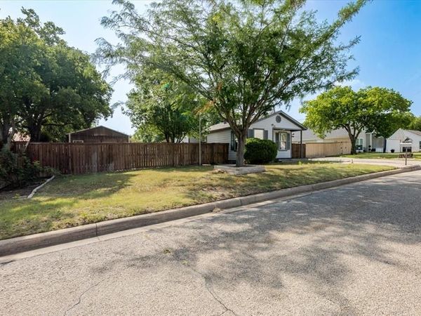 308 Hallvale Drive, White Settlement, TX 76108