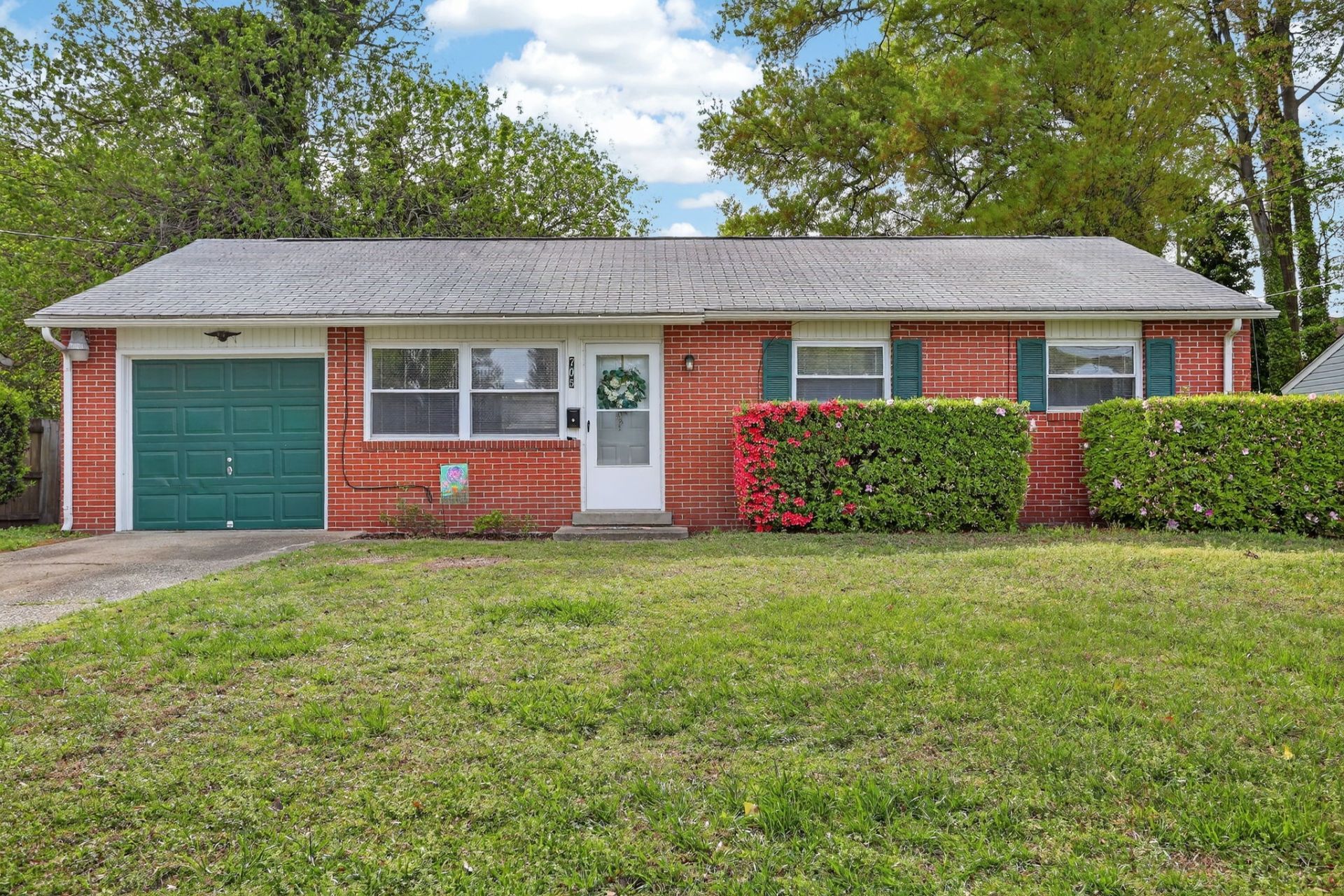705 New Bern Avenue, Hampton, VA 23669 Main Photo