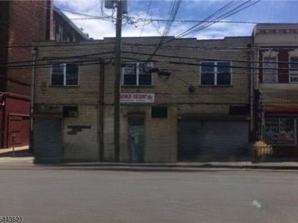 189 Monroe St, Passaic, NJ 07055
