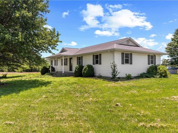 26060 E B Highway, Sheldon, MO 64784