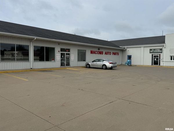 1215 W JACKSON Street, Macomb, IL 61455