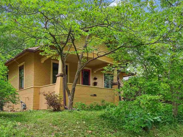707 Rundell St, Iowa City, IA 52240