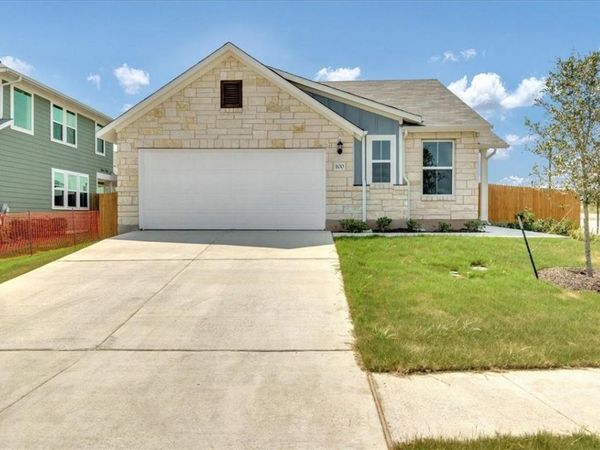 100 Four Star DR, Elgin, TX 78621