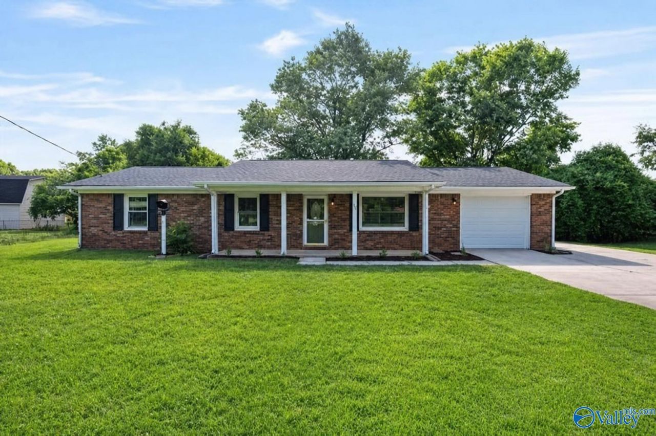 103 Tres Drive, Huntsville, AL 35811 Main Photo