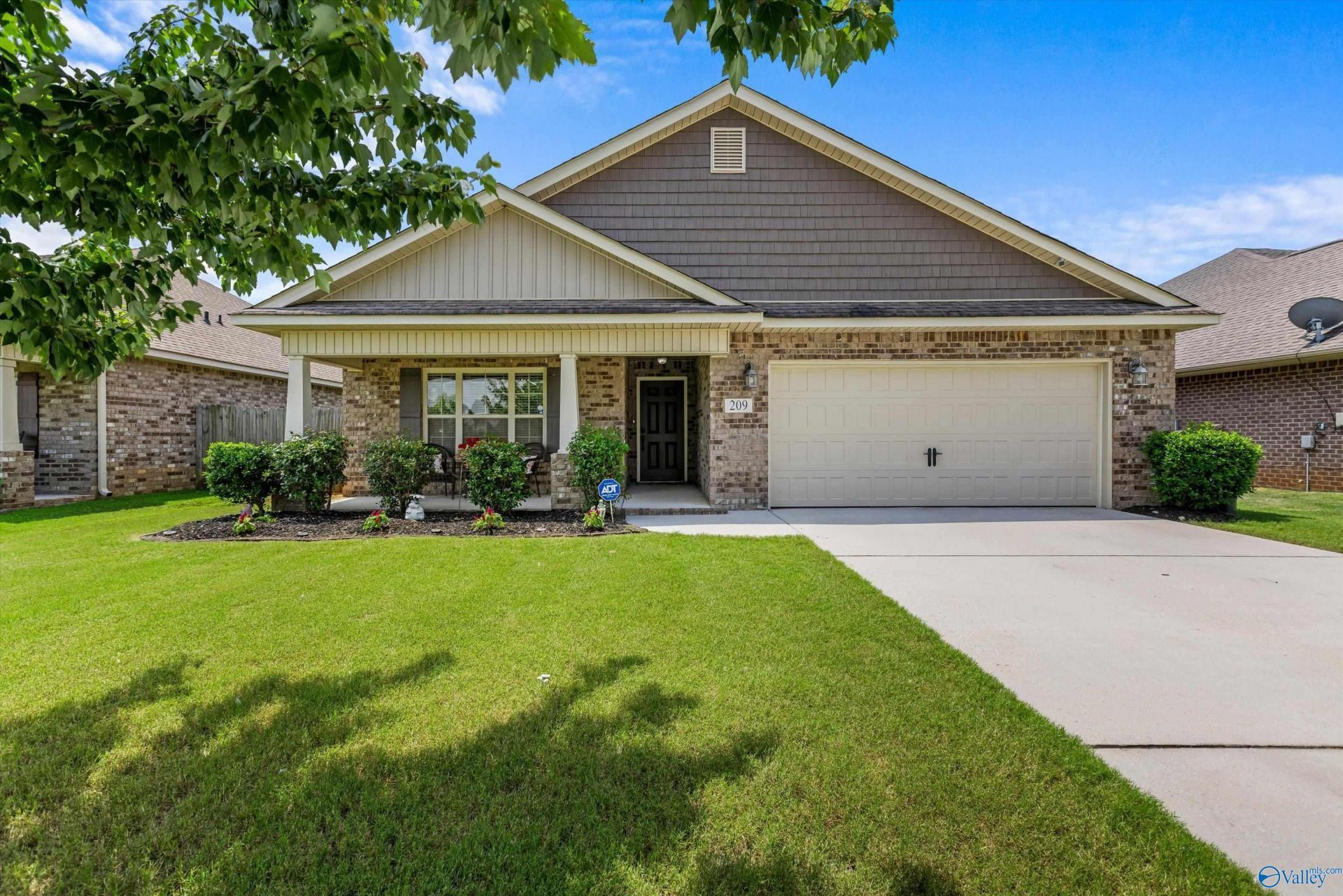 209 Olde Dogwood Trail, Priceville, AL 35603 Main Photo