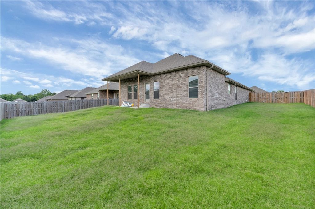 2413 England Lane, Pea Ridge, AR 72751 Main Photo