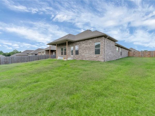 2413 England Lane, Pea Ridge, AR 72751