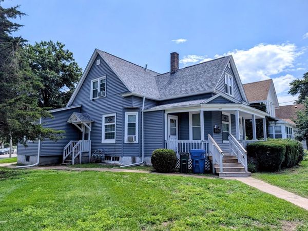 207 S Pine Street , Davenport, IA 52802