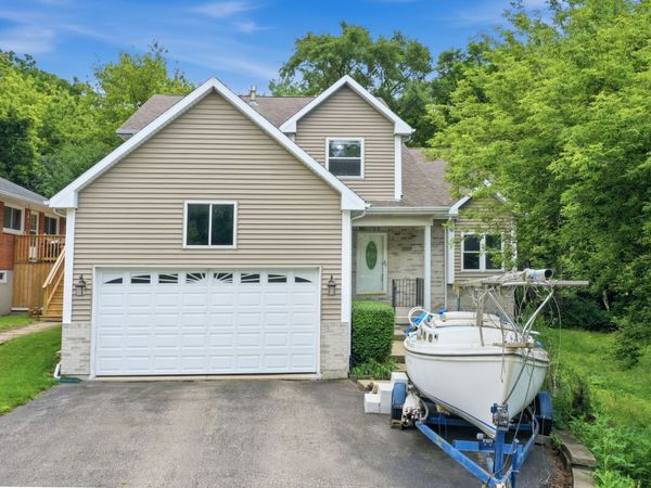 1018 Park Avenue , Wauconda, IL 60084