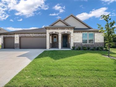 1035 Auburn Drive, Justin, TX 76247