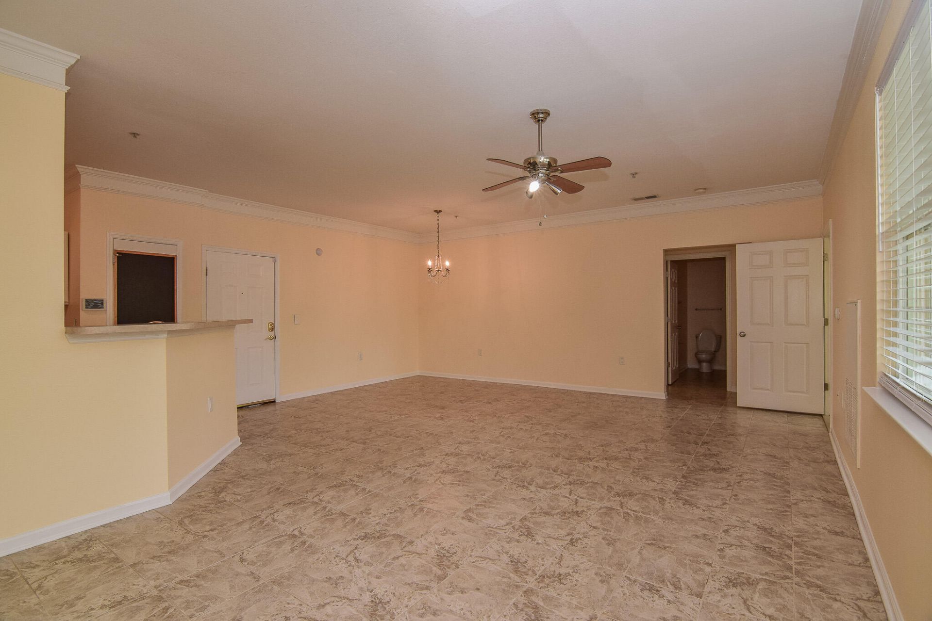 1481 Cambridge Lakes Drive Photo 4