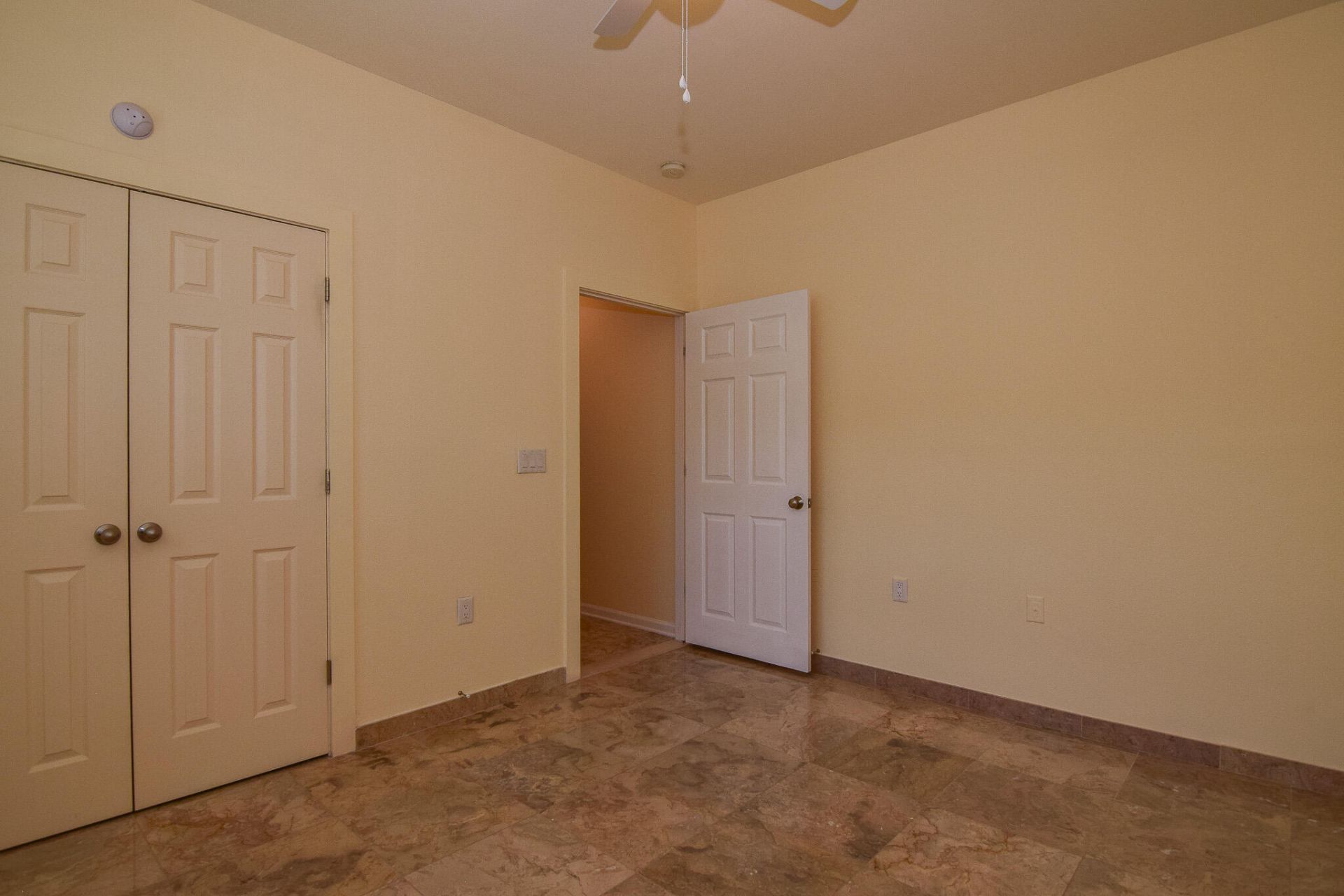 1481 Cambridge Lakes Drive Photo 8