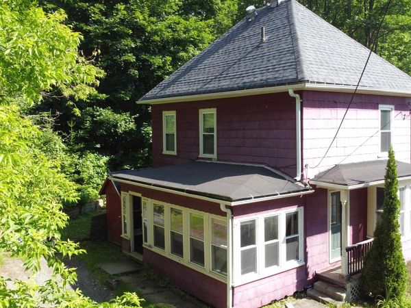 25 Clark Street, Newport City, VT 05855