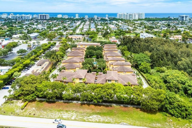 210 NE 69th Circle, Boca Raton, FL 33487 Photo