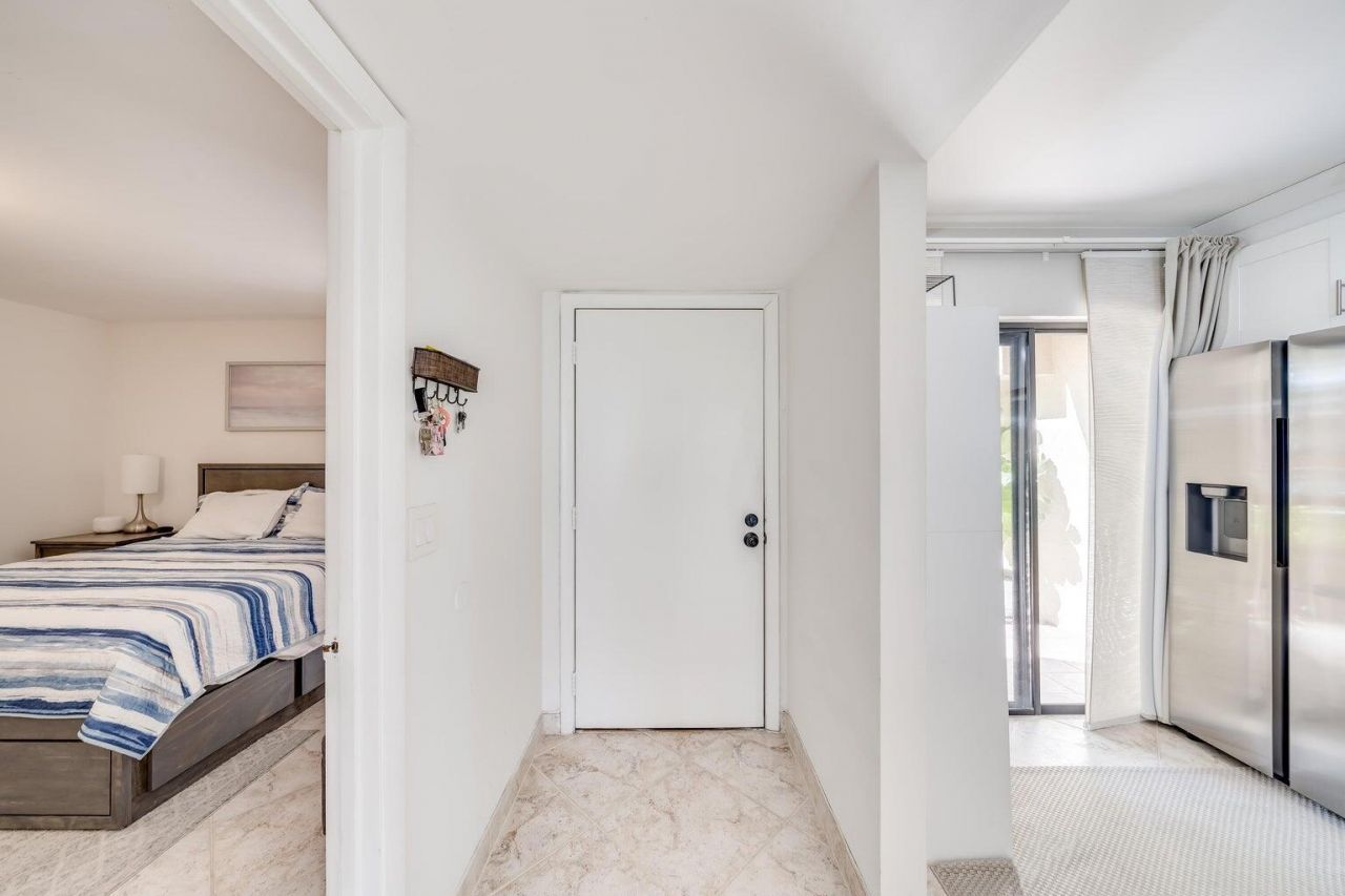 3939 NE 5th Avenue, Unit D103, Boca Raton, FL 33431 Photo
