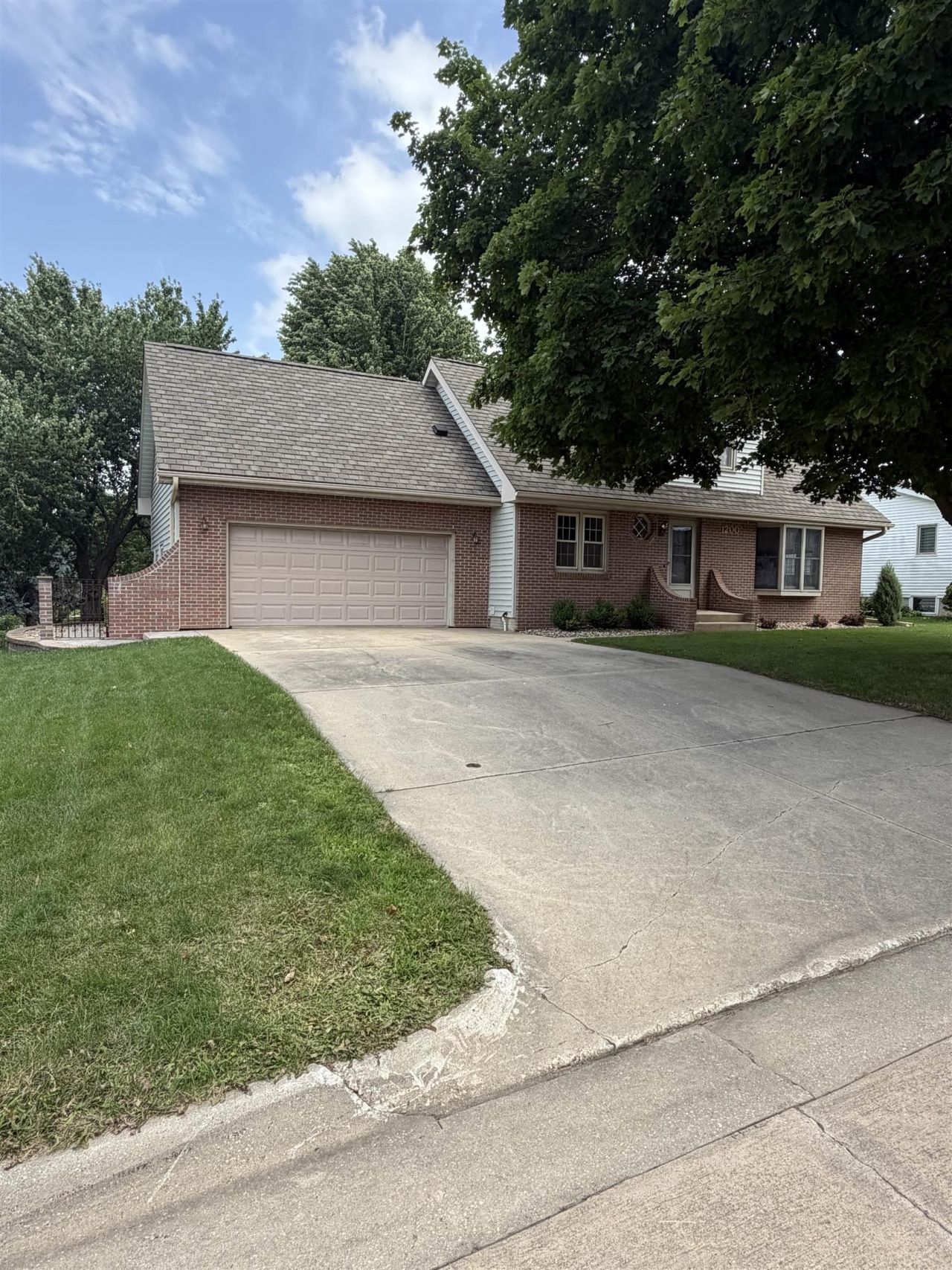 1200 NE 5th Street , Independence, IA 50644 Main Photo