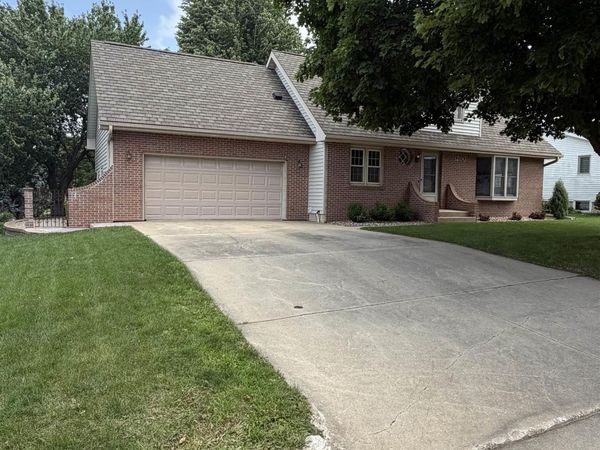 1200 NE 5th Street , Independence, IA 50644