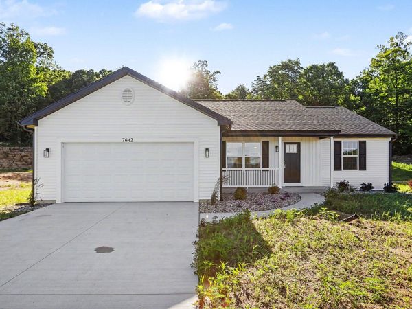 7642 Cinnamon Woods Trail, Kalamazoo, MI 49004
