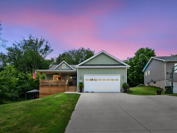 421 Mcintosh Drive , Howard, OH 43028