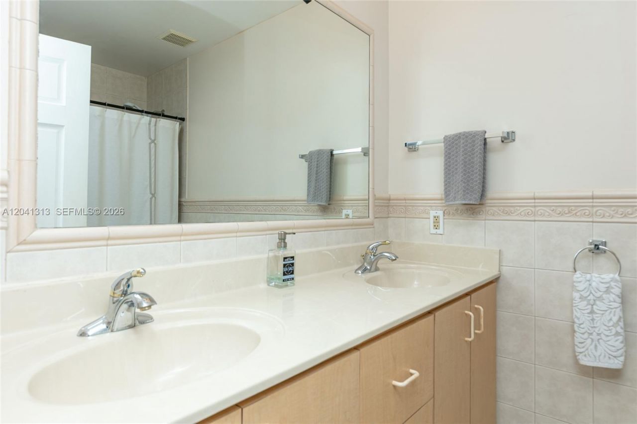 5760 SW 51st St, Miami, FL 33155 Photo